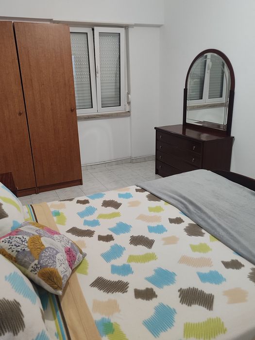 Quarto para arrendar