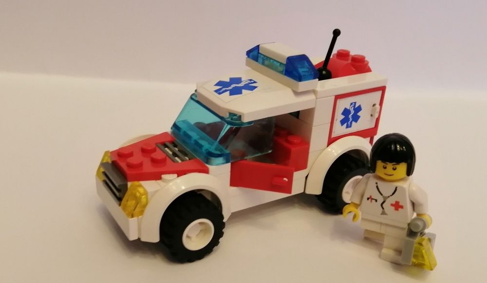 Lego City 7902 karetka pogotowie