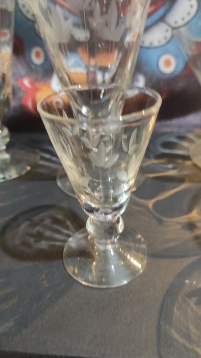 Taças variados tamanhos de cristal