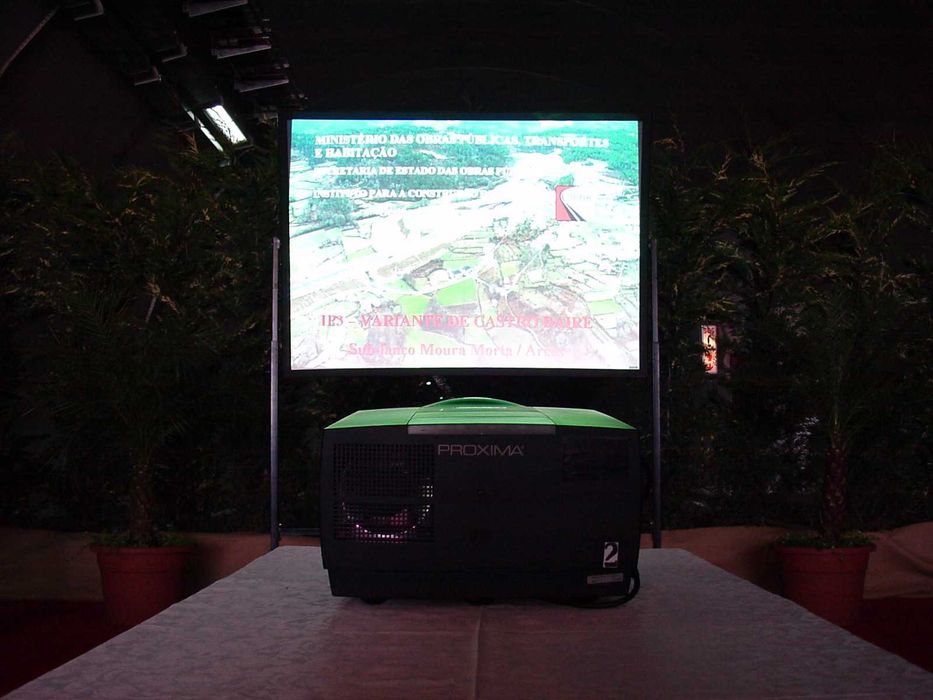 High-Gain Screen Lusoscreen64309999088002121