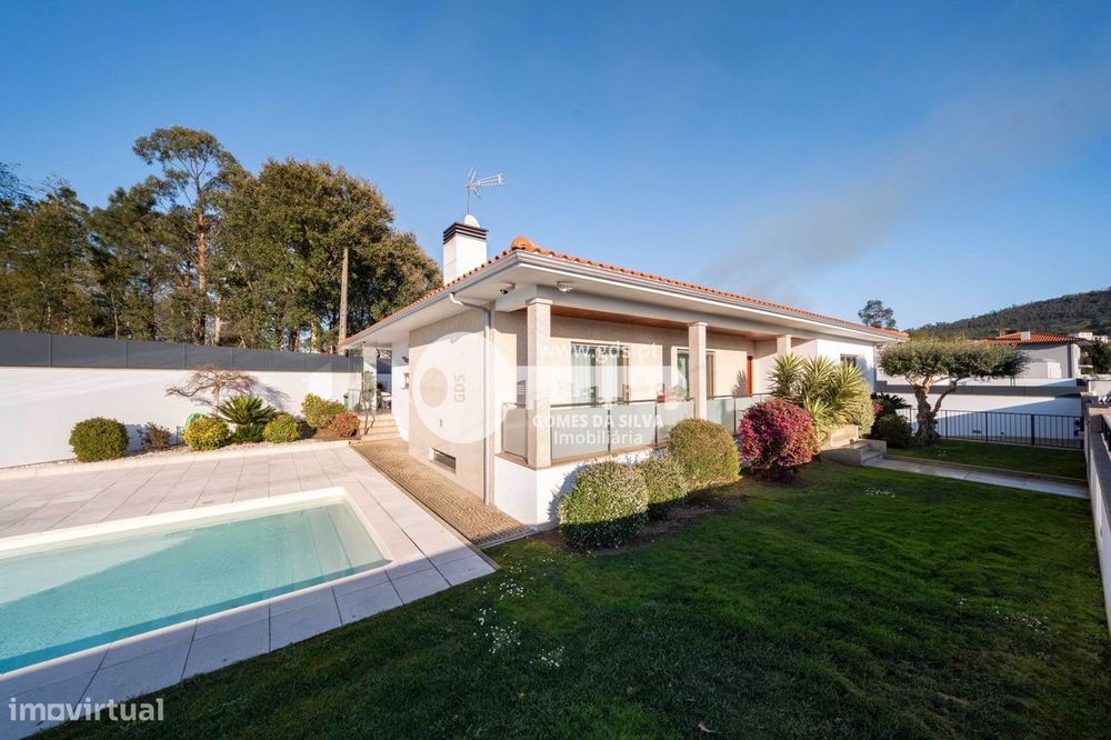 Exclusiva Moradia T4 Térrea com Piscina em Adaúfe, Braga