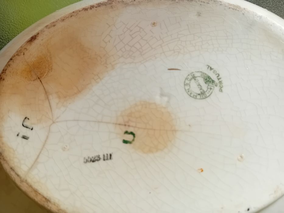 Vende terina em porcelana antiga