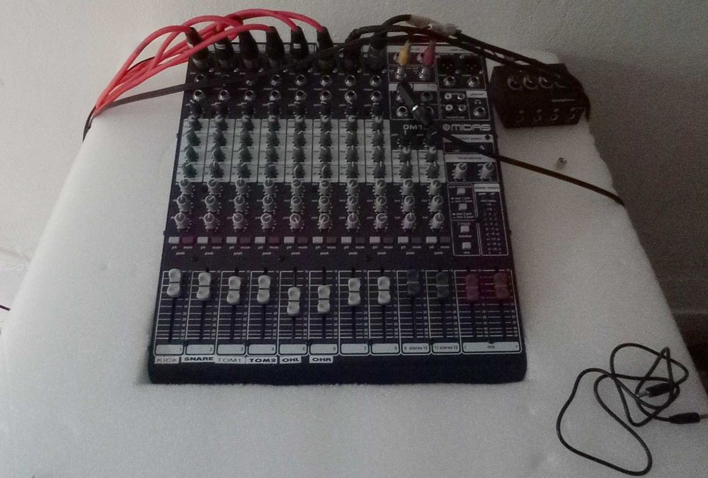 Mesa de mistura Midas DM12