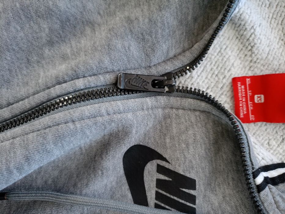 Bluza damska rozpinana z kapturem Nike ciepła