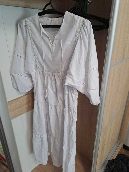 Сукня біла гарна