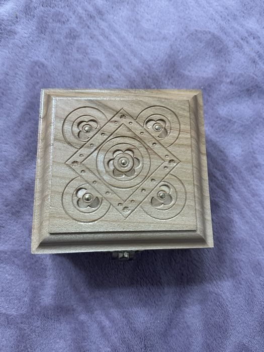 Шкатулка доя прикрас