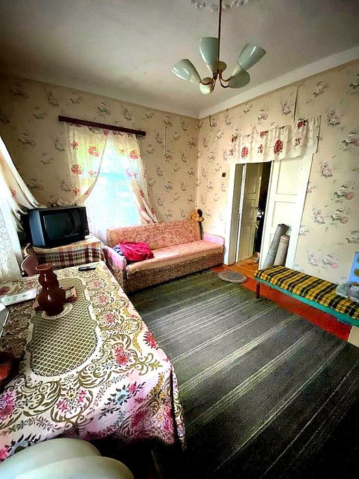 Продаж 1/2 частини будинку, 2 кімн.в Полтаві , біля 9 школи.
