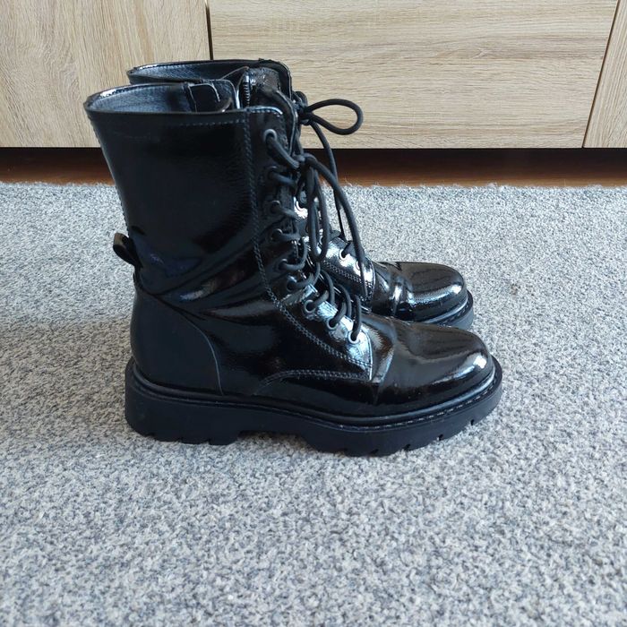 botki lakierowane zimowe Tamaris 38