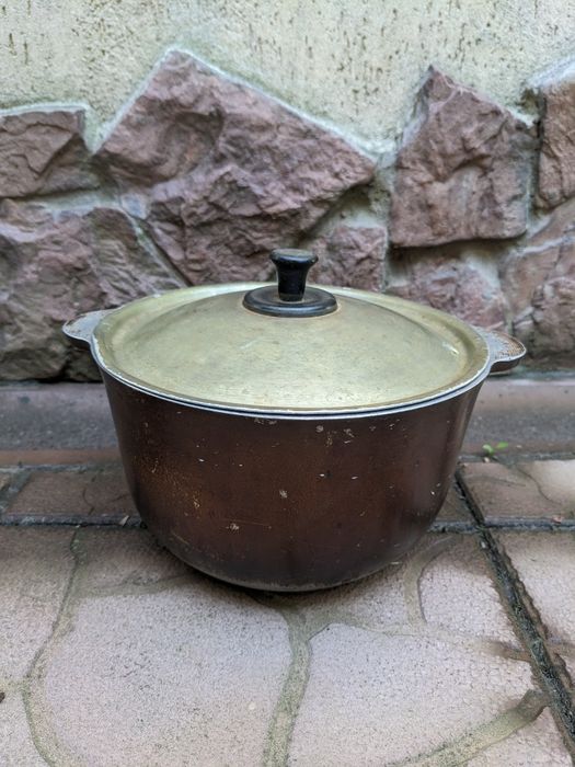 Казан. Алюминиевая кастрюля. Кастрюля. Металлическая кастрюля