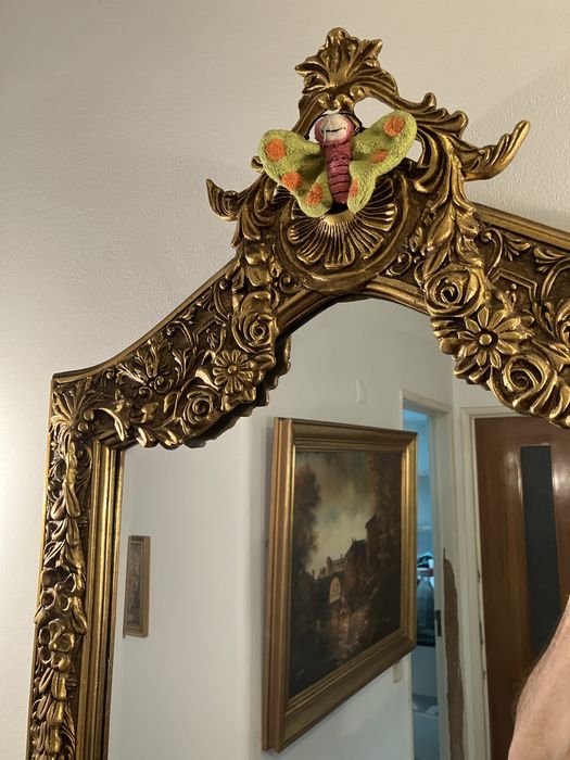 Credencia com espelho e apliques