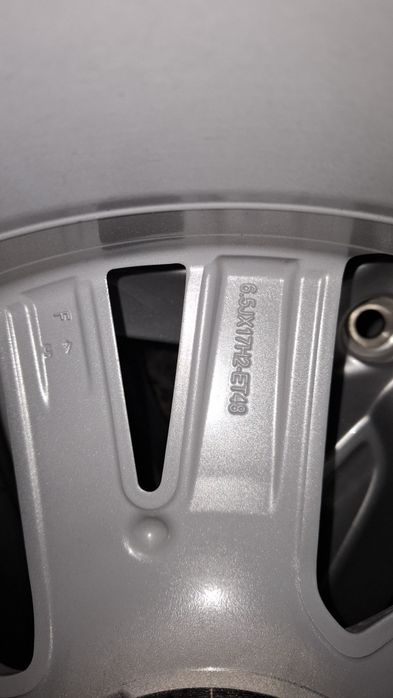 Jantes seat novas e pneus novos.
