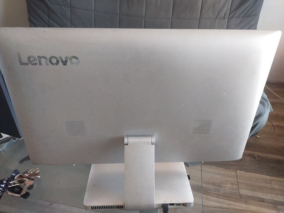 Komputer All on One Lenovo