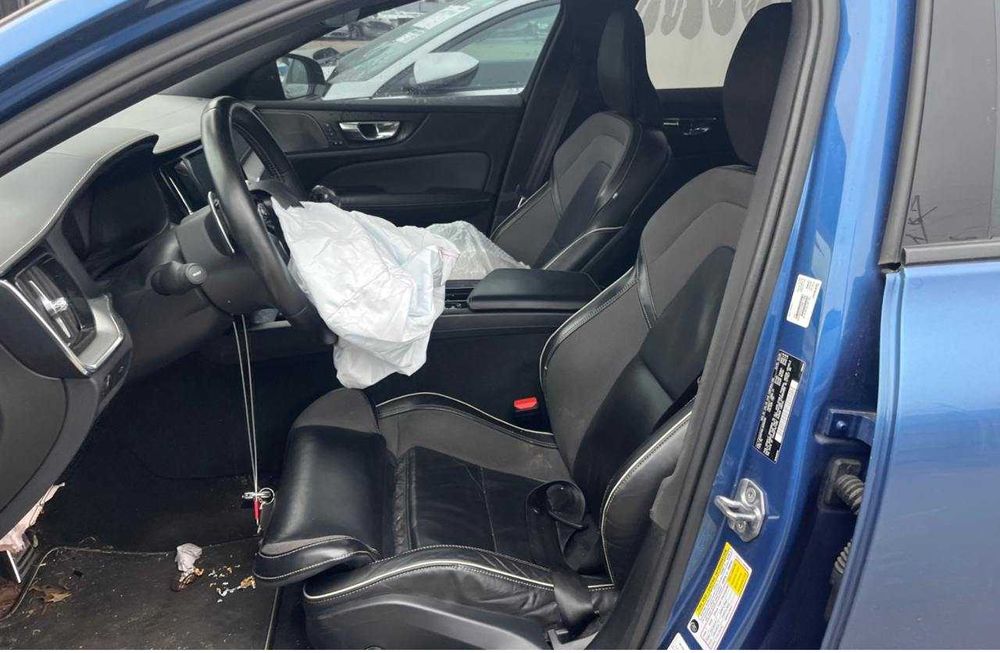 салон пластик обшивка volvo s60 v60 r design  сидушки