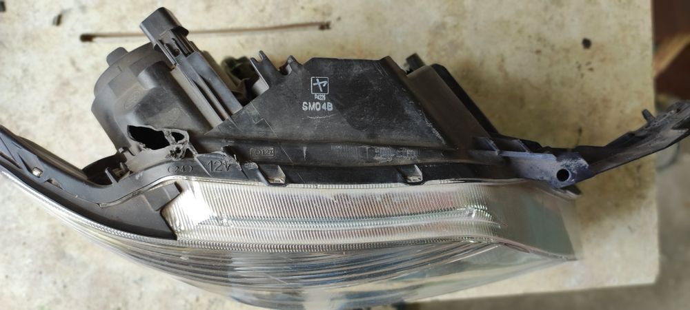 Фара Mitsubishi Outlander2005г.