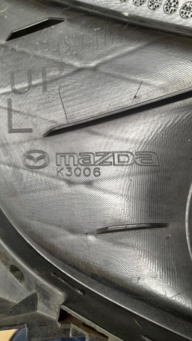 Mazda 5 2010- kratka zderzaka lewa na halogen