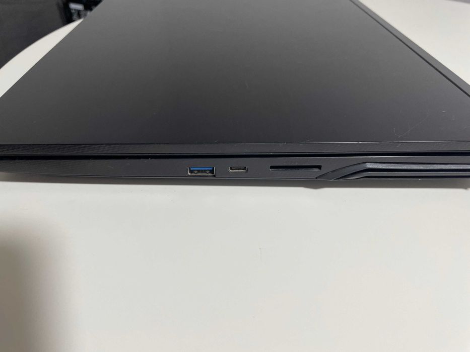 Ігровий ноутбук Dream Mashines  hN70 17,3 FullHD i7-9750H/16gb/512 gb SSD /gtx 1650  4 GB