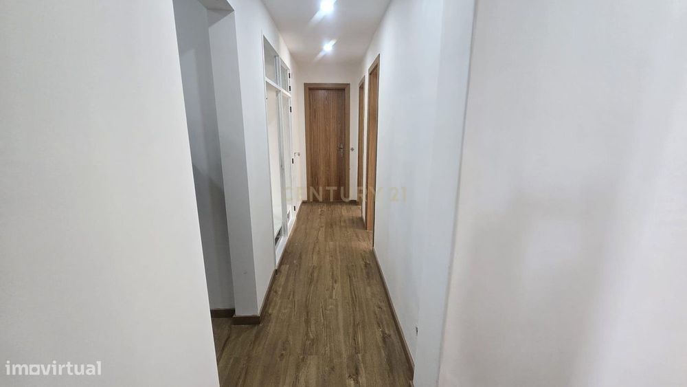 Apartamento T4 para Arrendamento – Bairro do Liceu, Setúbal Totalmente