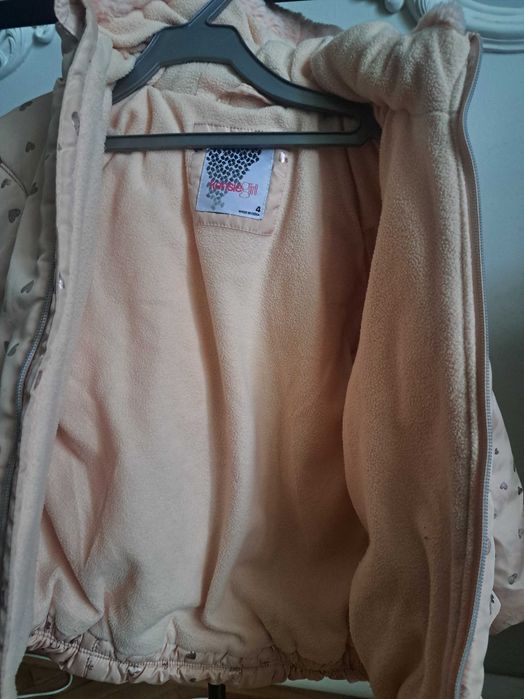 Зимова куртка для дівчинки 4 років