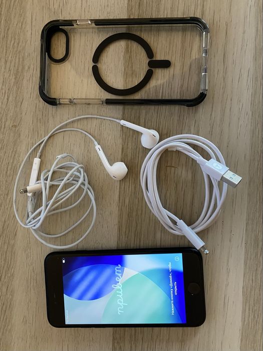 Iphone SE 128gb + earpods + capa protetora + cabo carregamento