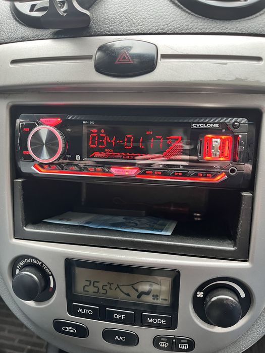 Авто магнитола Cyclone mp-1063