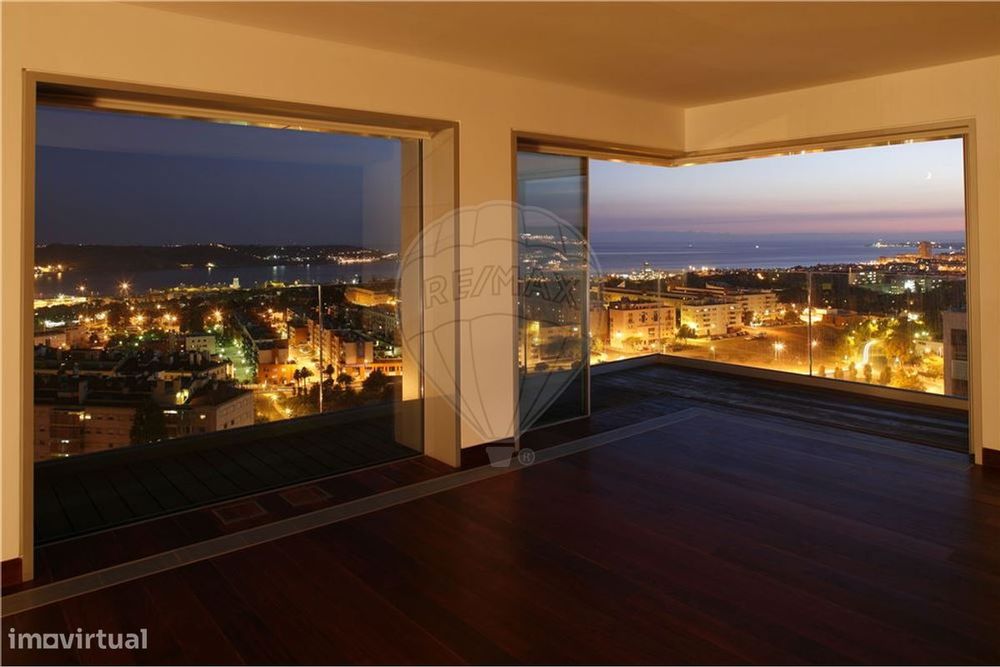 Apartamento T4 para venda