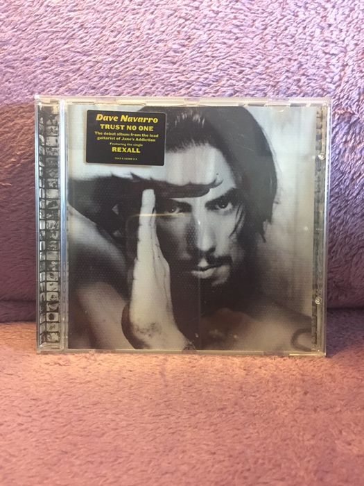 Dave Navarro CD trust no one