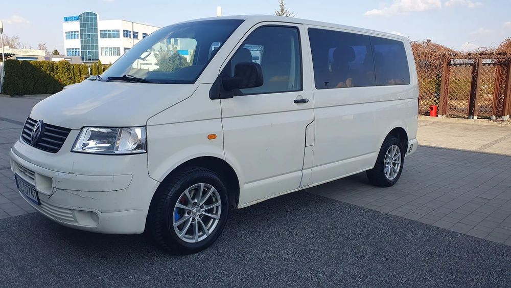 Volkswagen Transporter Volkswagen Transporter T5 2004r 1,9 TDI Oryginalny 9 Osobowy Stan BDB
