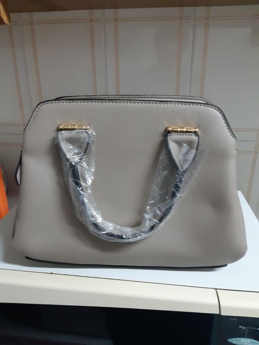 Mala da Parfois cinza claro