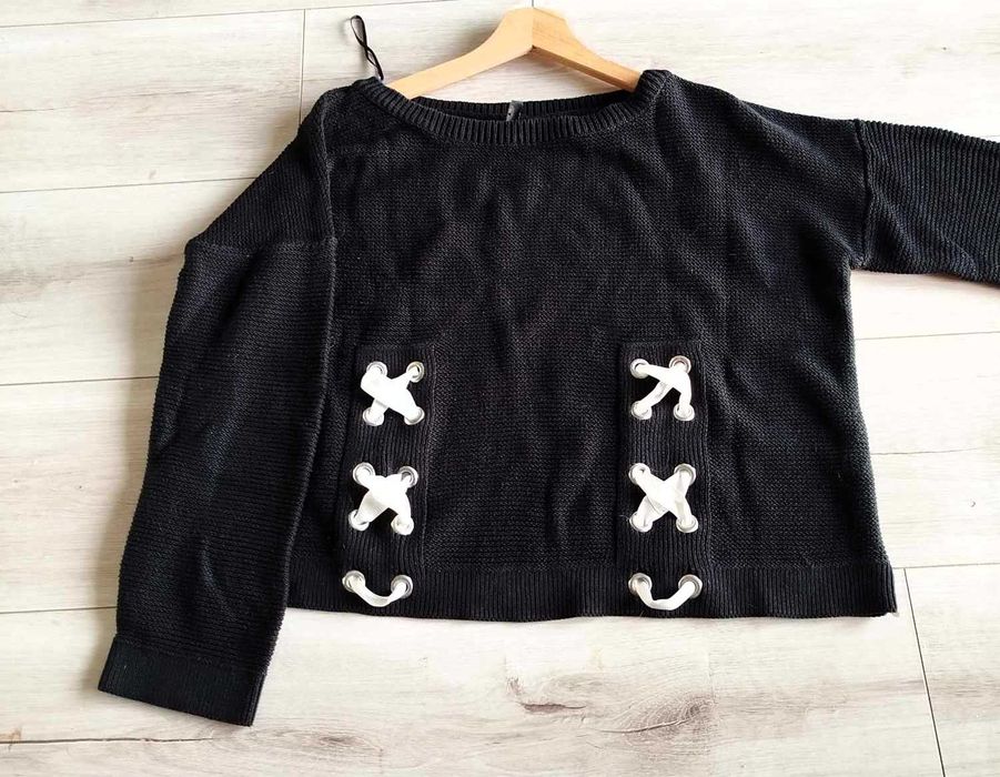 Szeroki sweter pleciony