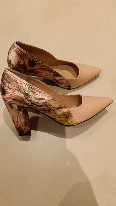 Sapatos de salto