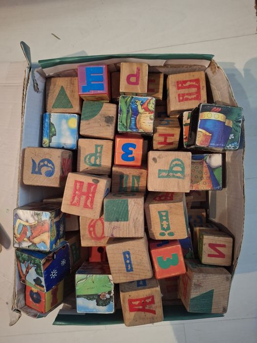 Іграшки розвиваючі різні