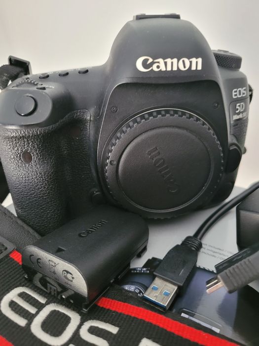 Canon EOS 5D Mark IV lustrzanka
