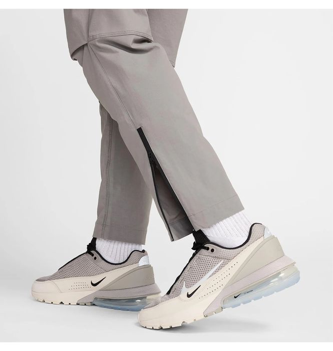 Штани чоловічі Nike Tech Woven Grey HM8241-014