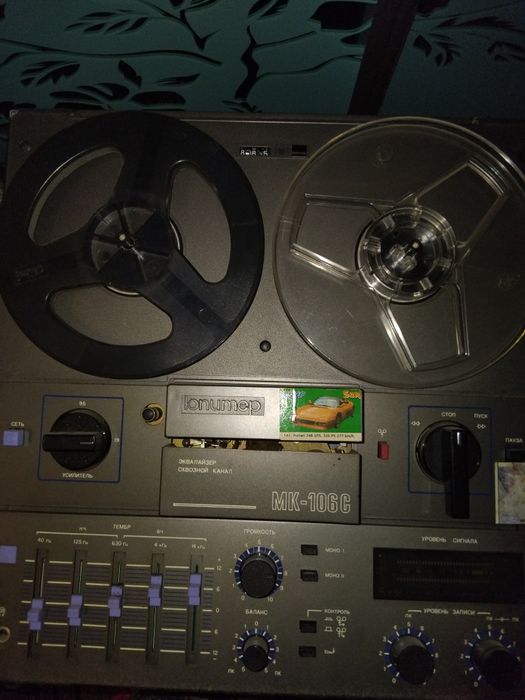 Продам комплект - магнитофон Юпитер МК-106 С с колонками Radiotehnika