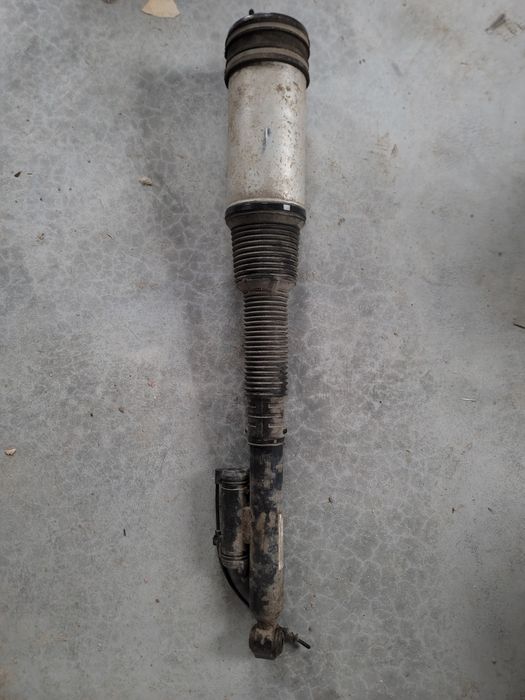 Стійка стойка пневмо w 220 mercedes задня