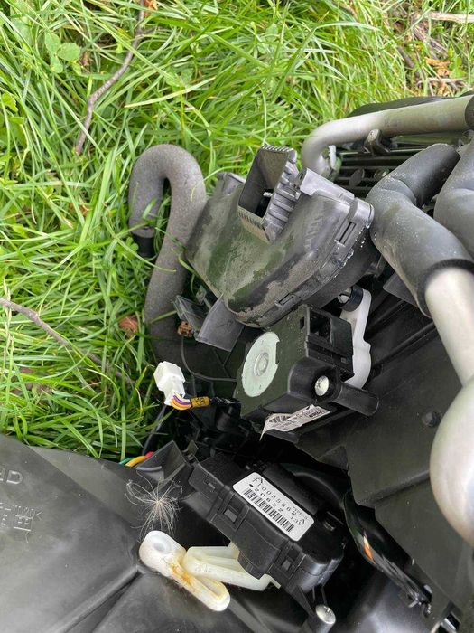 Корпус пічки печки Nissan Leaf 11-17 T1019003MB 272103NA1A Авторозбор