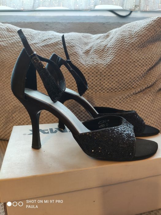 Śliczne brokatowe sandałki 37