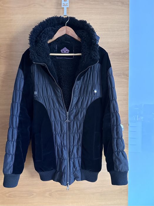 Casaco preto quente com pelo sintético e veludo Fornarina