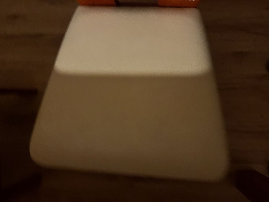 Stół do jadalni i salonu