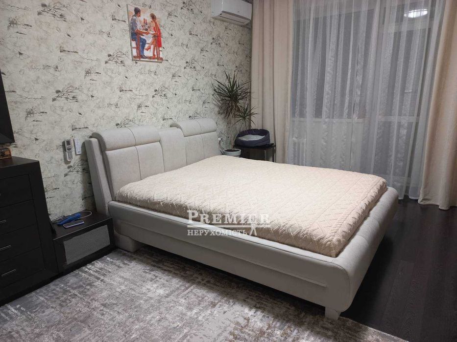 Продам двохкімнатну квартиру на Марсельській