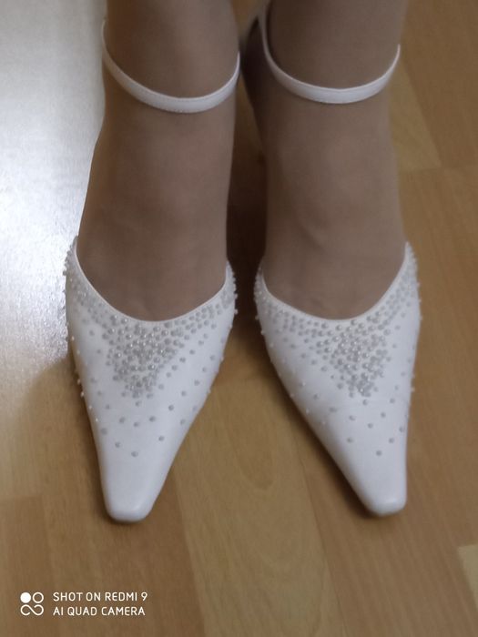Туфли свадебные с бисером, Италия. Размер 37