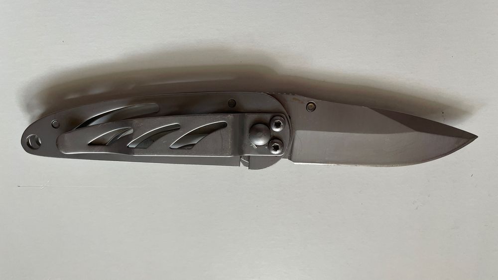 Nóż składany, blokowany (83)