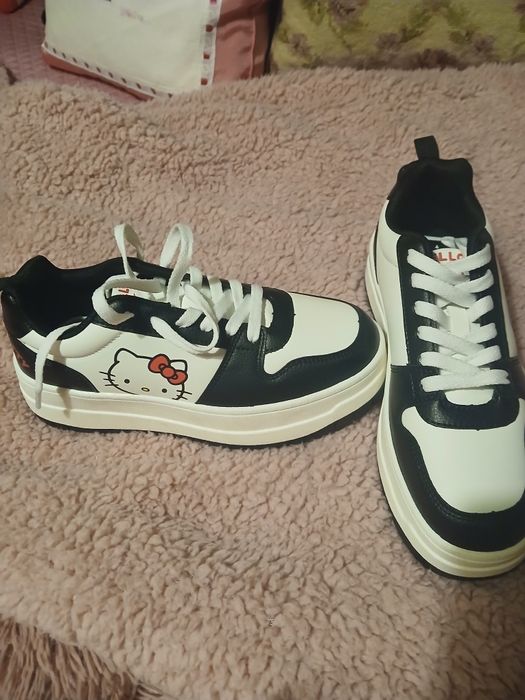 Sapatilhas 36 Hello Kitty da Primark