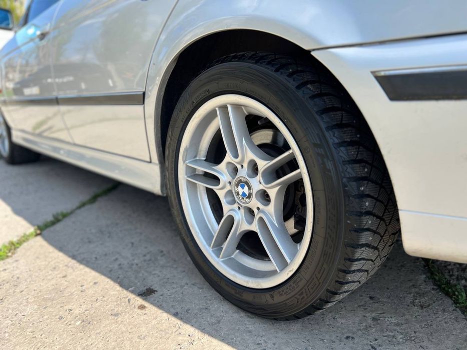 Продам BMW  523I