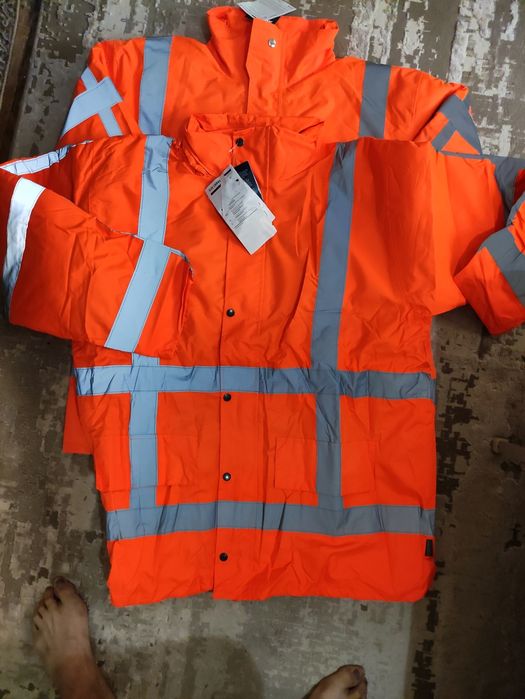 Куртка-  робоча сігнальна.