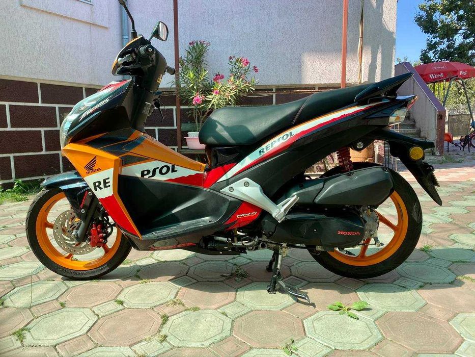 ЭКСКЛЮЗИВНЫЙ! Скутер HONDA TARAN IS 110 / мопед 2012г