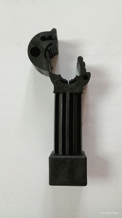 Uchwyt do drutu odgromowego