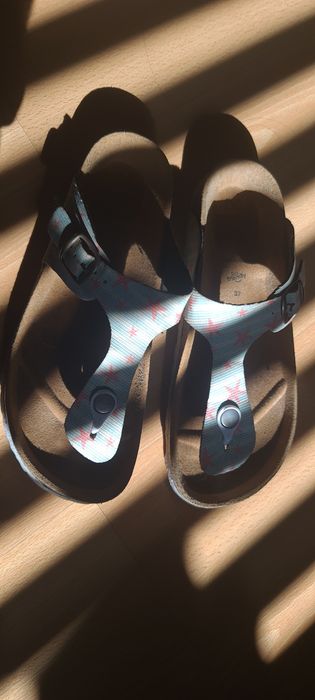 Sandálias de crianças