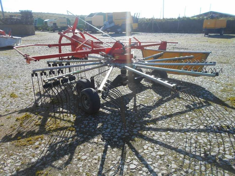 Juntador marca Fella de 4,20m