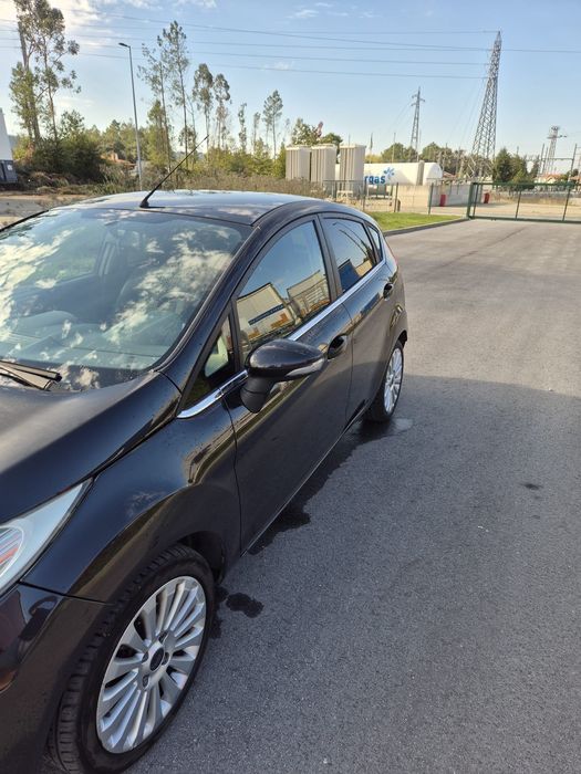 Ford Fiesta 2010 — photo 2
